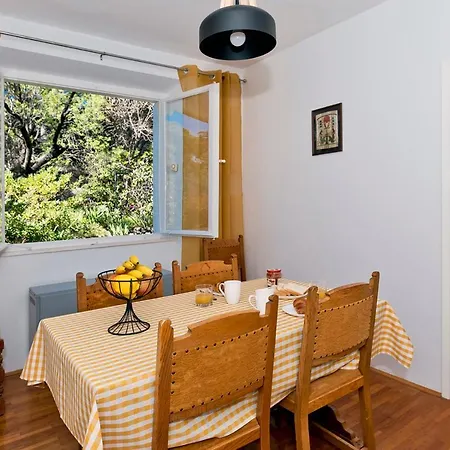 Comfortable Neda 58m2 Next To Beach&old Town, Beautiful Location *