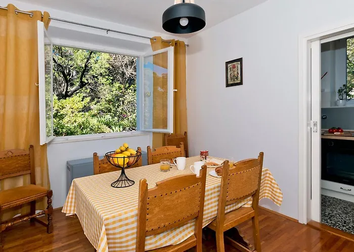 Comfortable Neda 58m2 Next To Beach&old Town, Beautiful Location *